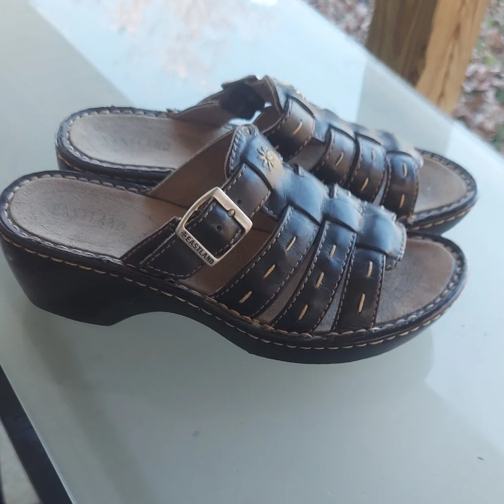 Vintage Y2K Eastland Chunky Fisherman Leather Sandals